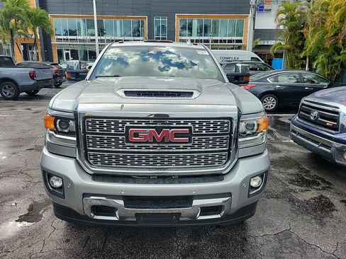 Used 2018 GMC Sierra 2500 Denali w/ Duramax Plus Package image 4
