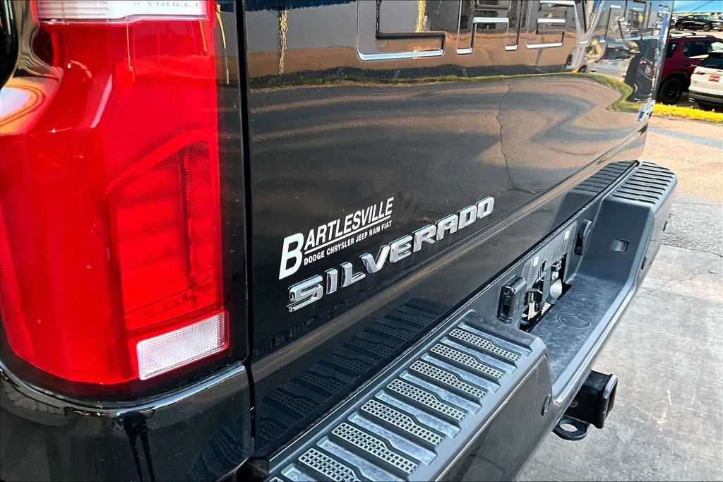 Used 2025 Chevrolet Silverado 2500 ZR2 w/ Technology Package AWD/4WD image 14
