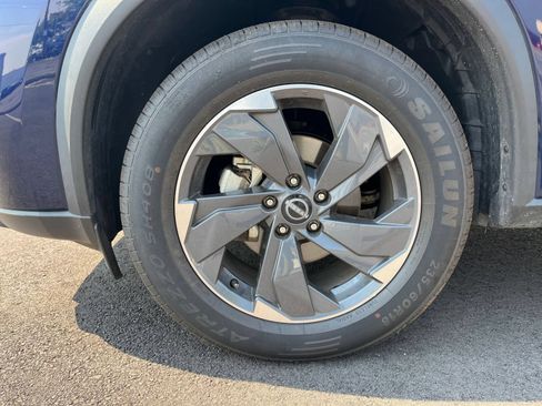Used 2025 Nissan Rogue SV FWD image 35