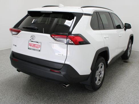 Used 2025 Toyota RAV4 XLE w/ Convenience Package FWD image 7