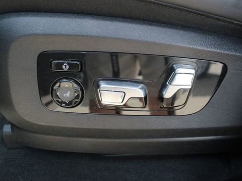 Used 2022 BMW X7 xDrive40i w/ Executive Package AWD/4WD image 11
