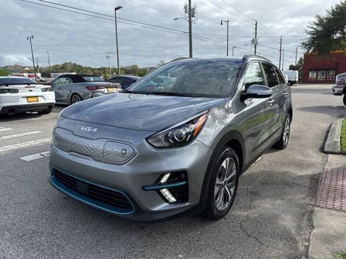 Used 2022 Kia Niro EX w/ Cold Weather Package image 4