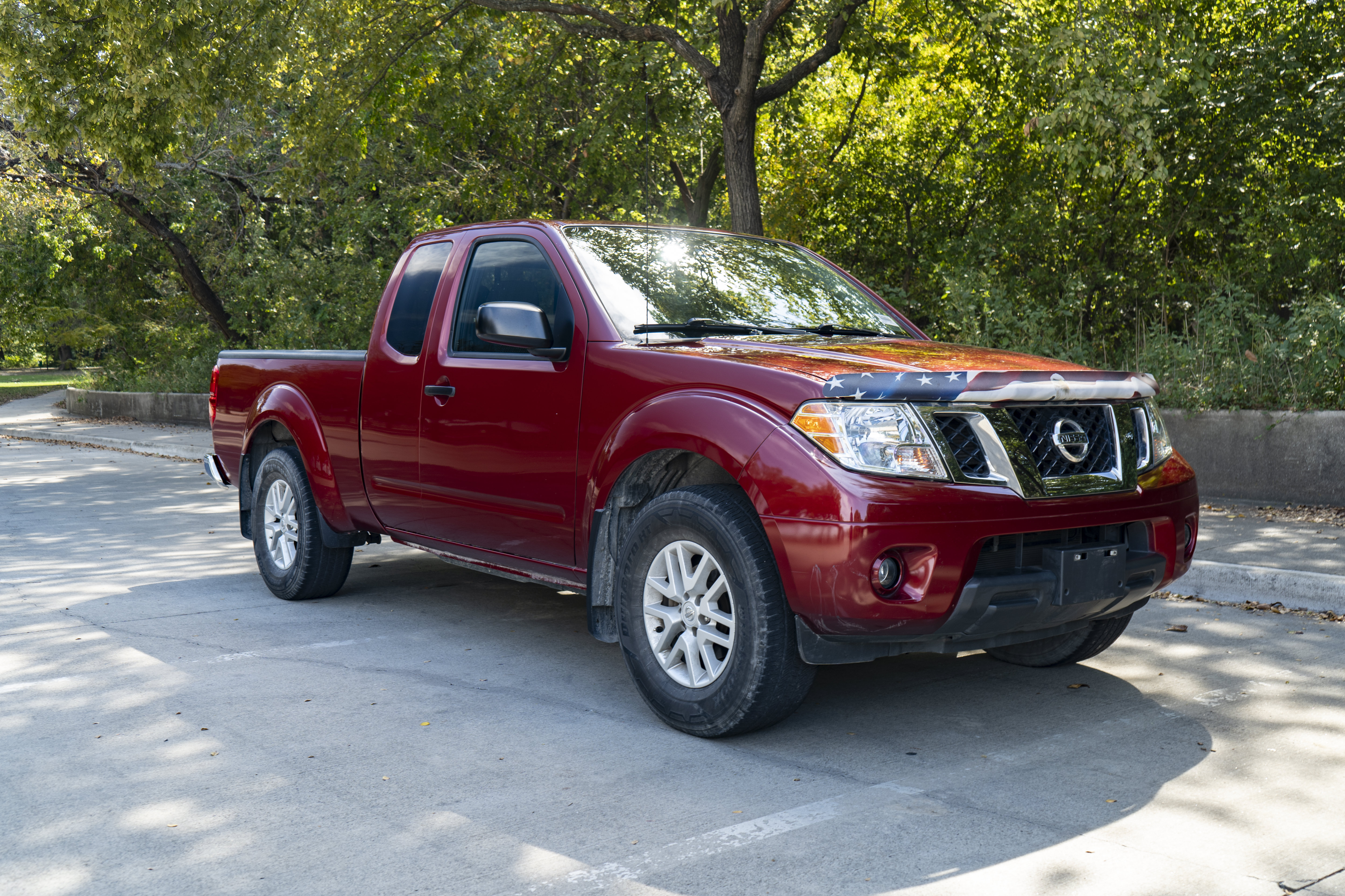 Used 2020 Nissan Frontier SV RWD image 2