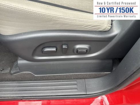 Used 2021 Nissan Titan SV w/ SV Convenience Package image 15