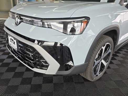 New 2025 Volkswagen Taos SEL image 11