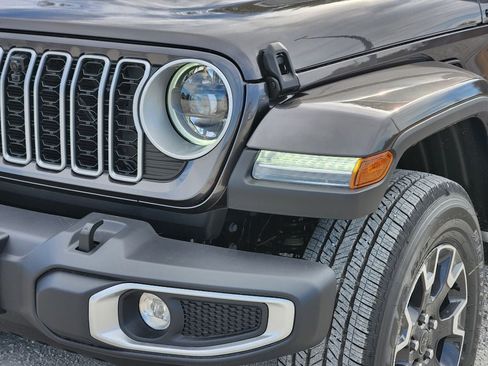 New 2026 Jeep Wrangler Unlimited Sahara AWD/4WD image 6
