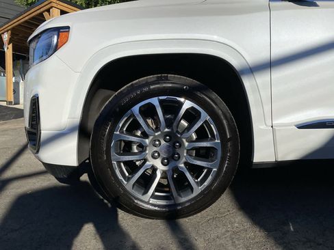 Used 2022 GMC Acadia Denali w/ Denali Ultimate Package AWD/4WD image 11