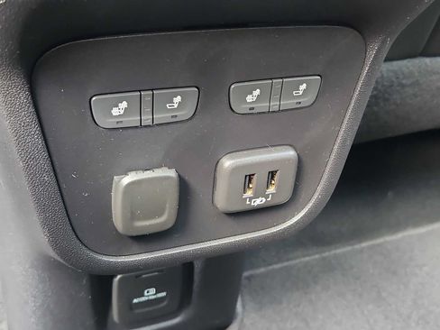 Used 2018 Chevrolet Equinox Premier AWD/4WD image 24