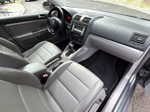 Used 2009 Volkswagen Jetta SE FWD image 41