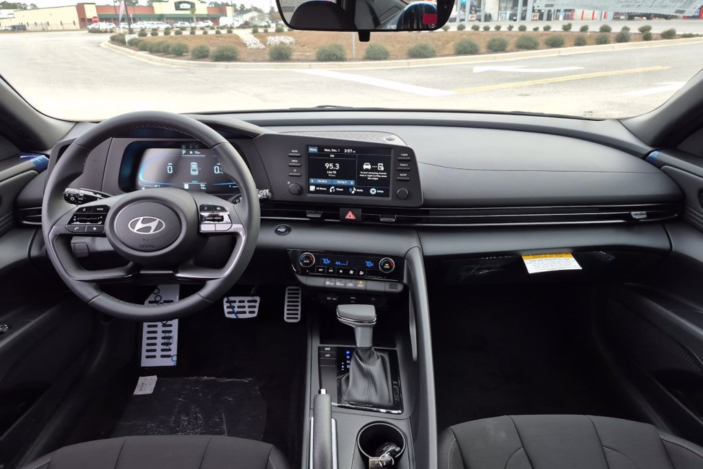 New 2026 Hyundai Elantra SEL Sport FWD image 21