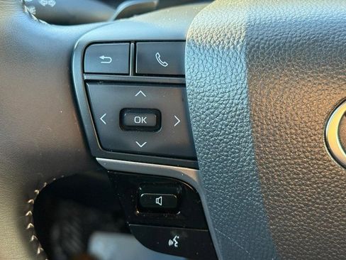 Used 2025 Toyota Camry SE image 20