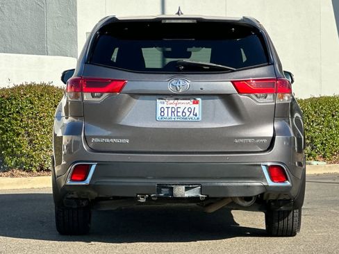 Used 2019 Toyota Highlander Limited image 8