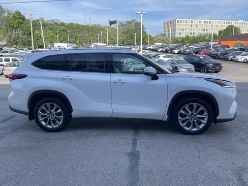Certified 2020 Toyota Highlander Limited AWD/4WD image 7