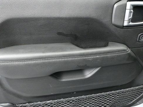 Used 2020 Jeep Gladiator Overland image 15