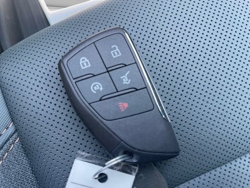 Used 2025 GMC Acadia AT4 w/ LPO, Floor Liner Package AWD/4WD image 26