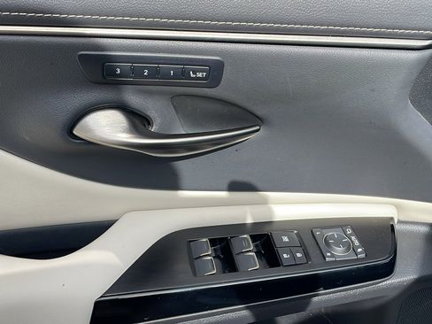 Used 2023 Lexus ES 250 w/ Premium Package AWD/4WD image 17