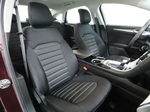 Used 2013 Ford Fusion SE FWD image 12