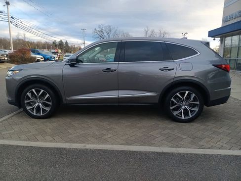 Used 2023 Acura MDX SH-AWD w/ Technology Package image 3