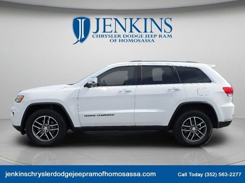 Used 2018 Jeep Grand Cherokee Limited AWD/4WD image 9