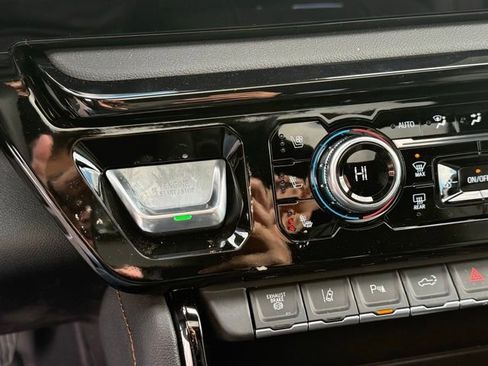 New 2026 GMC Sierra 2500 AT4 w/ AT4 Premium Plus Package AWD/4WD image 36