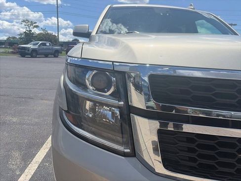 Used 2016 Chevrolet Suburban LT AWD/4WD image 17