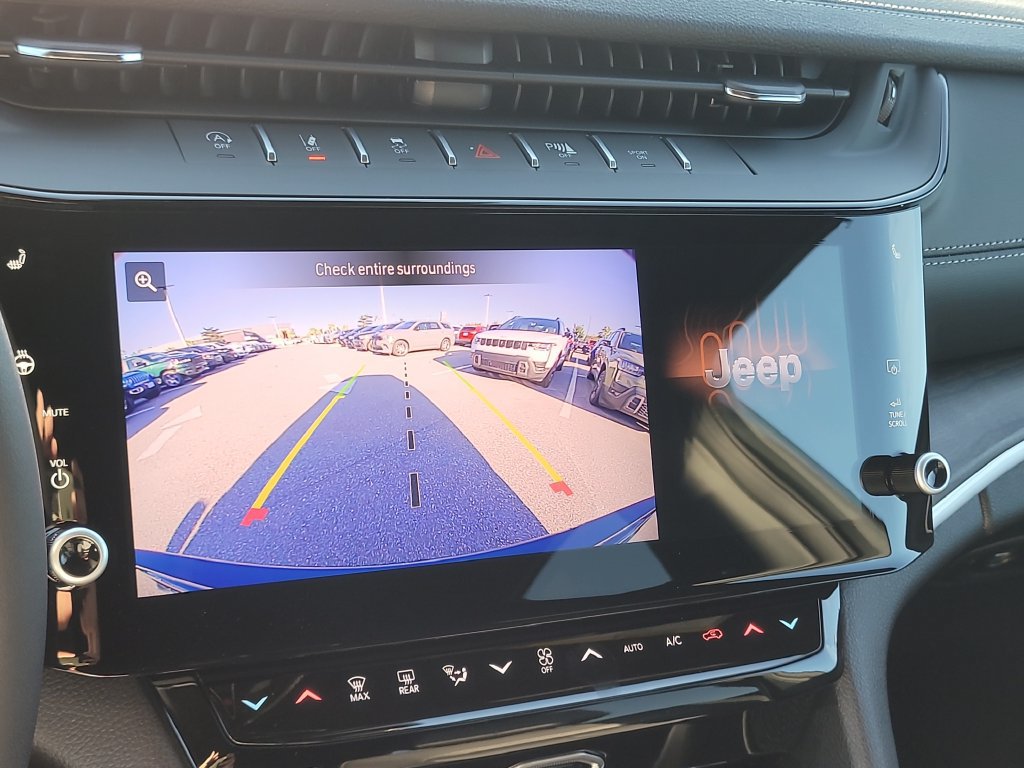 New 2027 Jeep Grand Cherokee Limited RWD image 27
