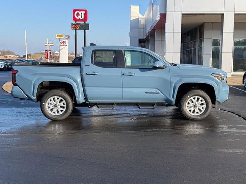 New 2026 Toyota Tacoma SR5 image 2