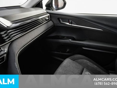 Used 2025 Toyota Camry LE image 37