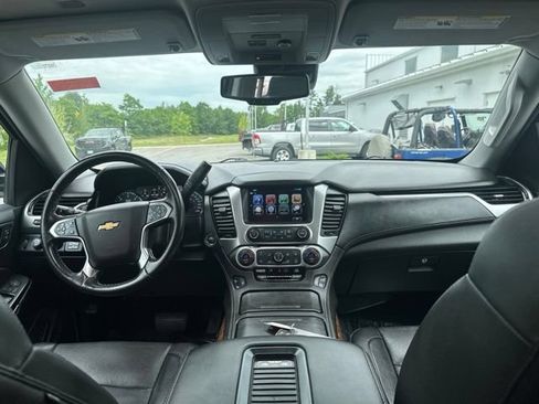 Used 2020 Chevrolet Suburban Premier AWD/4WD image 19