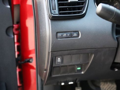 Used 2017 Nissan Rogue Sport SV image 21