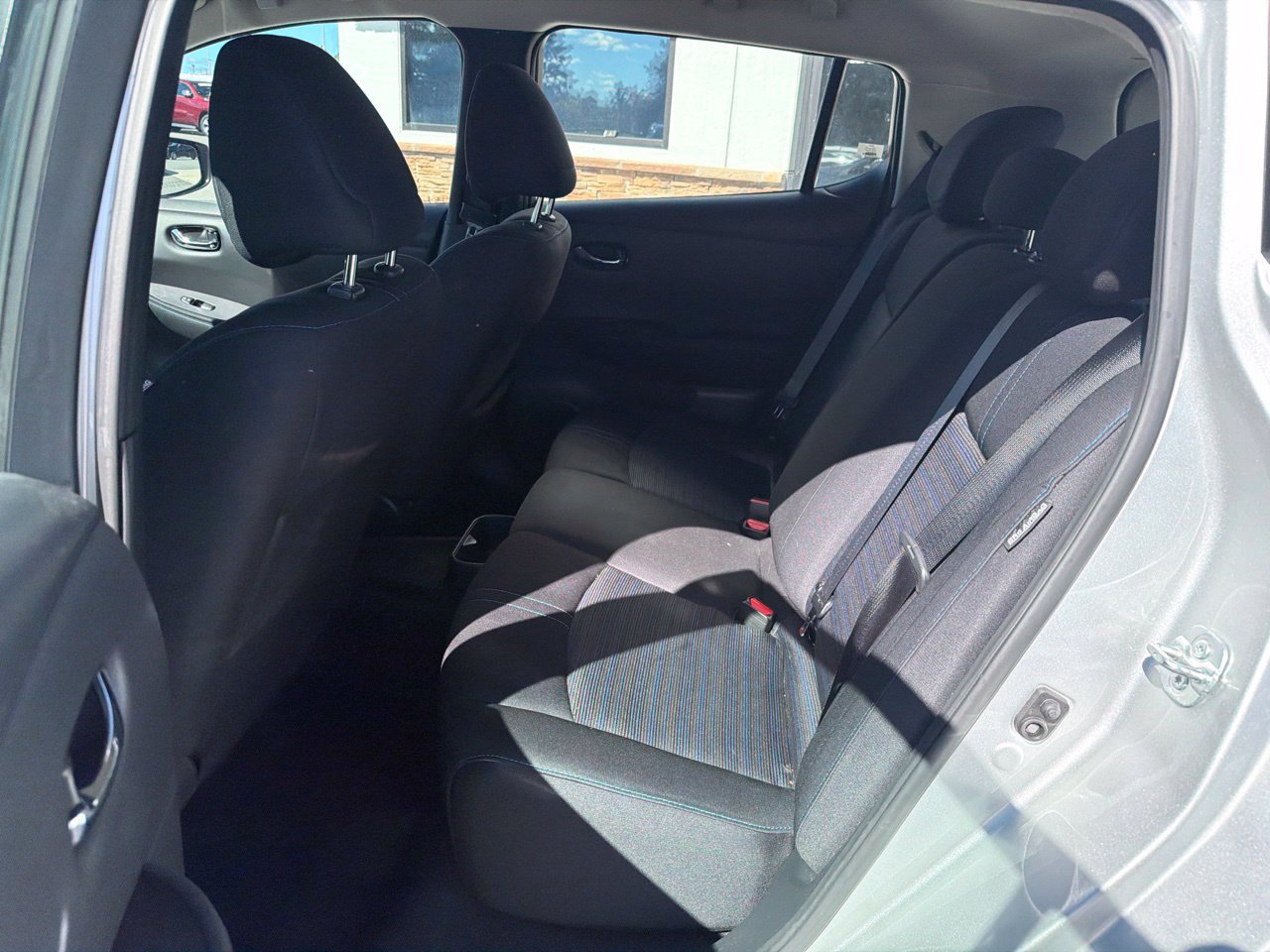 Used 2025 Nissan Leaf S FWD image 4