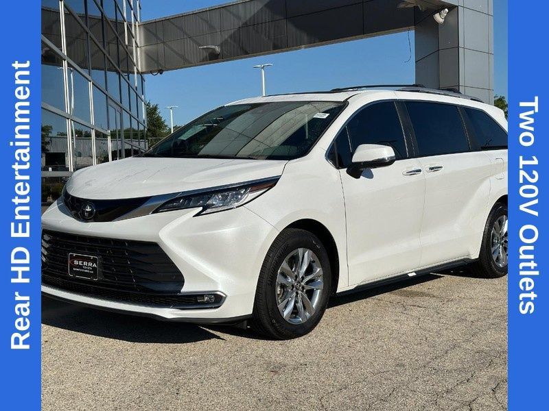 Used 2026 Toyota Sienna Limited FWD image 8