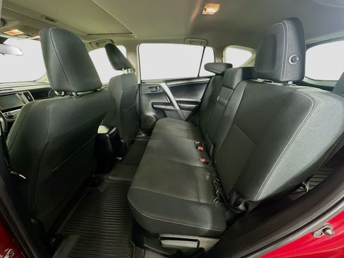 Used 2018 Toyota RAV4 XLE AWD/4WD image 26