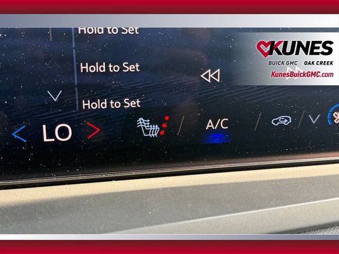 Used 2024 Chevrolet Traverse LT AWD/4WD image 34