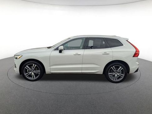 Used 2021 Volvo XC60 T5 Momentum w/ Advanced Package image 3