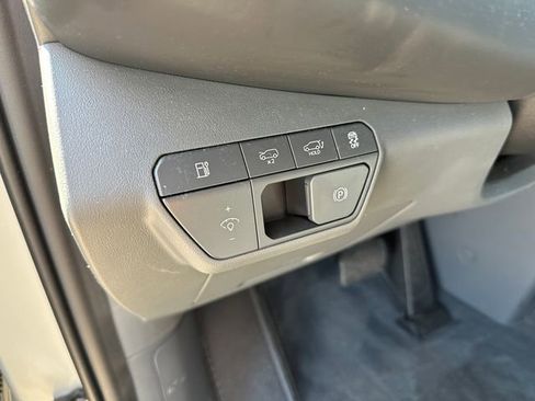 Used 2024 Kia EV9 Land image 9