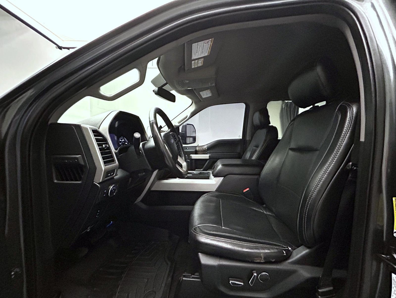 Used 2019 Ford F250 Lariat w/ Lariat Value Package AWD/4WD image 10