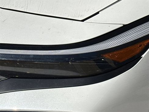 Used 2025 Hyundai Elantra Limited image 5