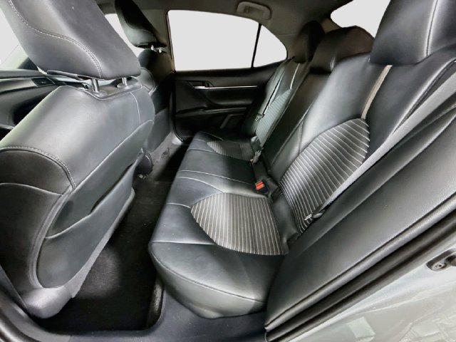 Used 2020 Toyota Camry SE w/ Carpet Mat Package FWD image 22