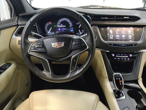 Used 2018 Cadillac XT5 FWD image 22