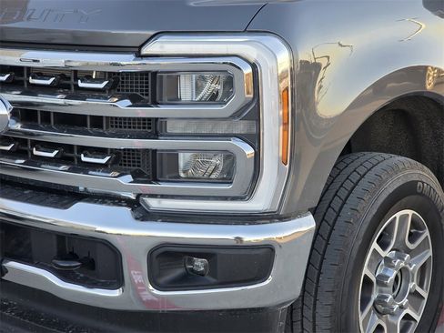 Used 2024 Ford F250 Lariat image 6