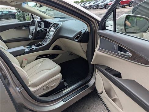 Used 2018 Lincoln MKX Reserve w/ Driver Assistance Package AWD/4WD image 12