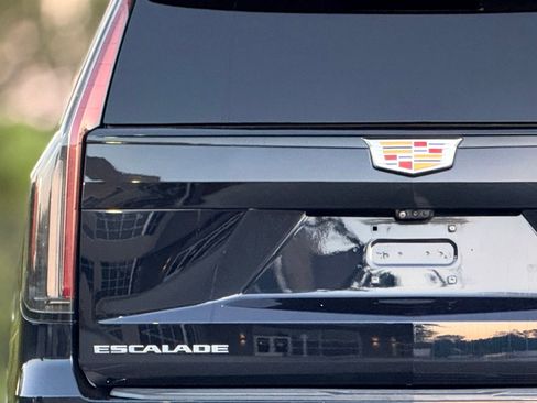 Used 2023 Cadillac Escalade ESV Sport image 15