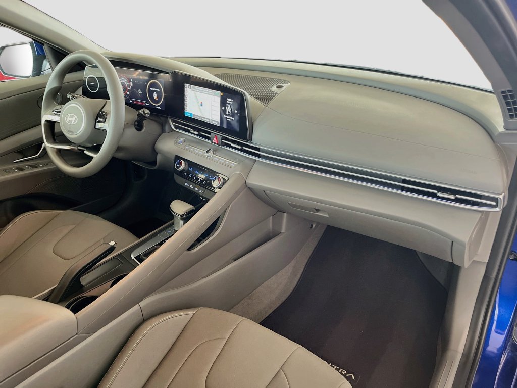 Used 2024 Hyundai Elantra SEL FWD image 29