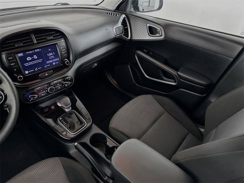 Used 2022 Kia Soul LX w/ Technology Package image 22