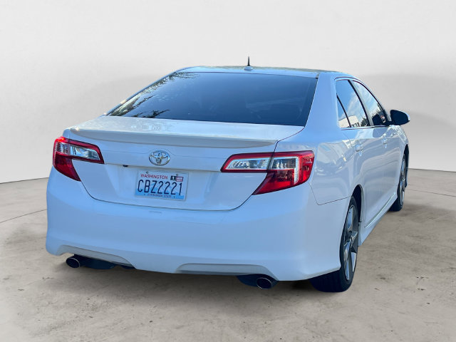 Used 2012 Toyota Camry SE w/ Leather Pkg FWD image 5