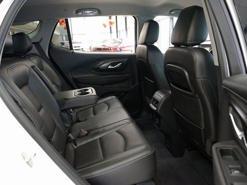 Used 2022 GMC Terrain SLT image 12