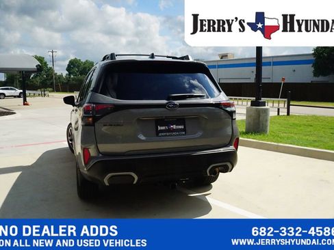 Used 2025 Subaru Forester Limited AWD/4WD image 6