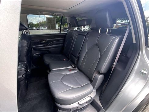 Used 2024 Toyota Grand Highlander AWD image 31