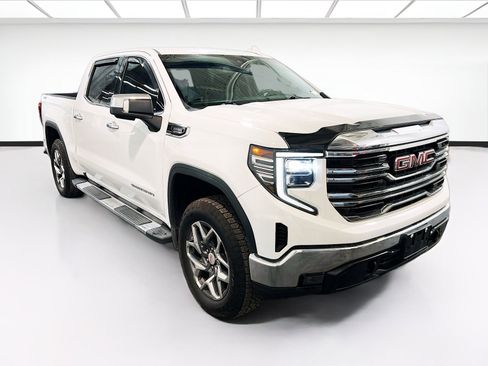 Used 2022 GMC Sierra 1500 SLT AWD/4WD image 3
